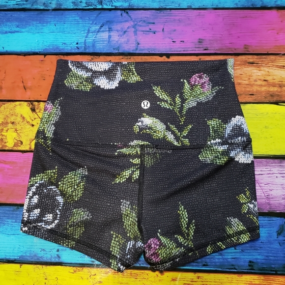 lululemon athletica Pants - Lululemon spandex short size 4